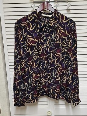 EUC Vintage Christie & Jill Women's Navy & Gold Printed Button-Up Dress Blouse